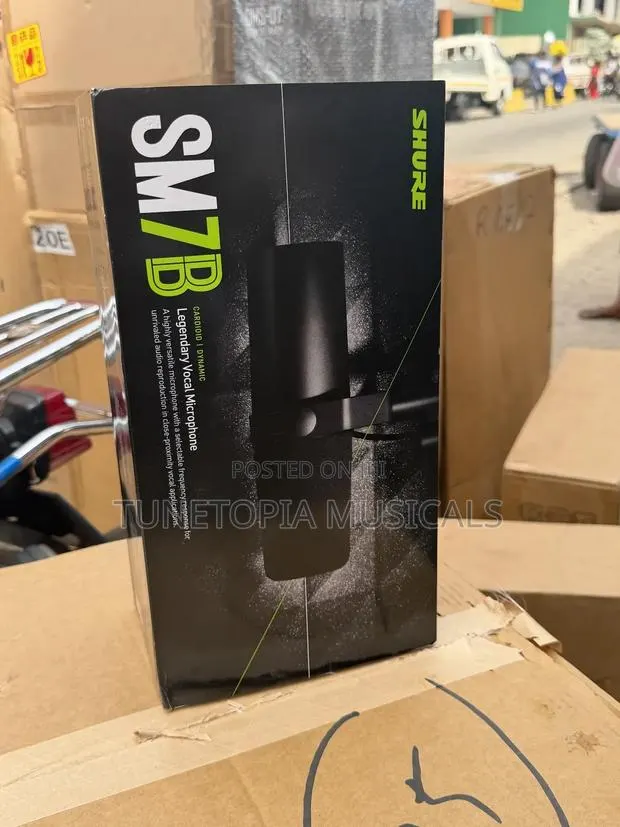 Shure Sm7b Dynamic Vocal/ Podcast Microphone. · Photo 1
