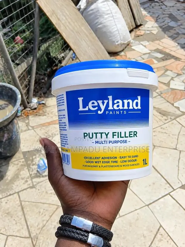 Putty Filler – 1 Litre Multi-Purpose · Photo 1