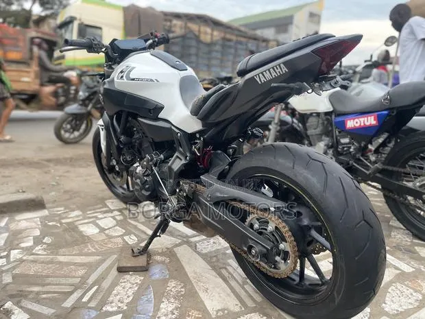 Yamaha MT-07 2017 White · Photo 1