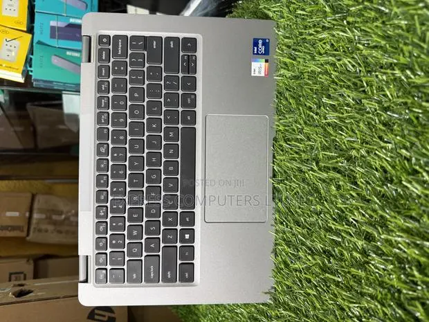 Laptop Dell Latitude 5320 32GB Intel Core I7 SSD 512GB · Photo 1
