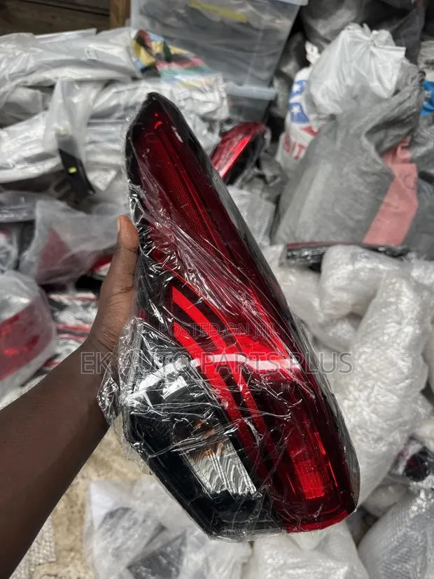 Toyota Highlander Taillight 2020 2021 2022 · Photo 1