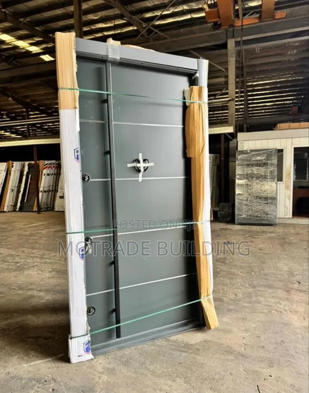 Fort Door ( Gray ) · Photo 1