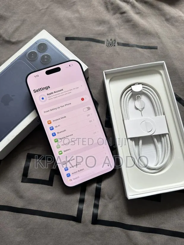 Apple iPhone 17 Pro Max 512 GB Blue · Photo 1
