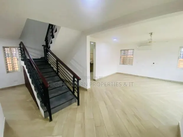 3bdrm House in Achimota Golf City, Mile 7 for rent · Photo 1