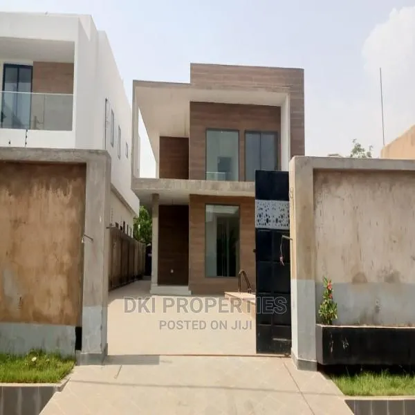 3bdrm House in Dki Properties, East Legon for Sale · Photo 1