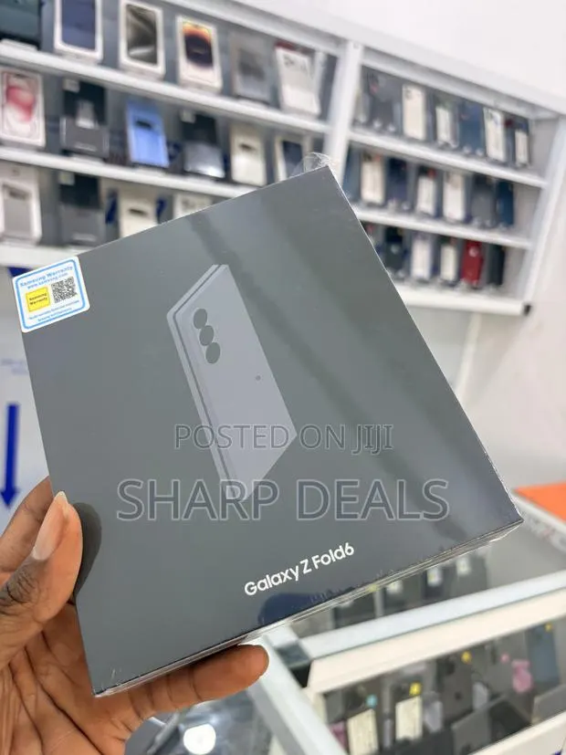 New Samsung Galaxy Z Fold6 512 GB Silver · Photo 1