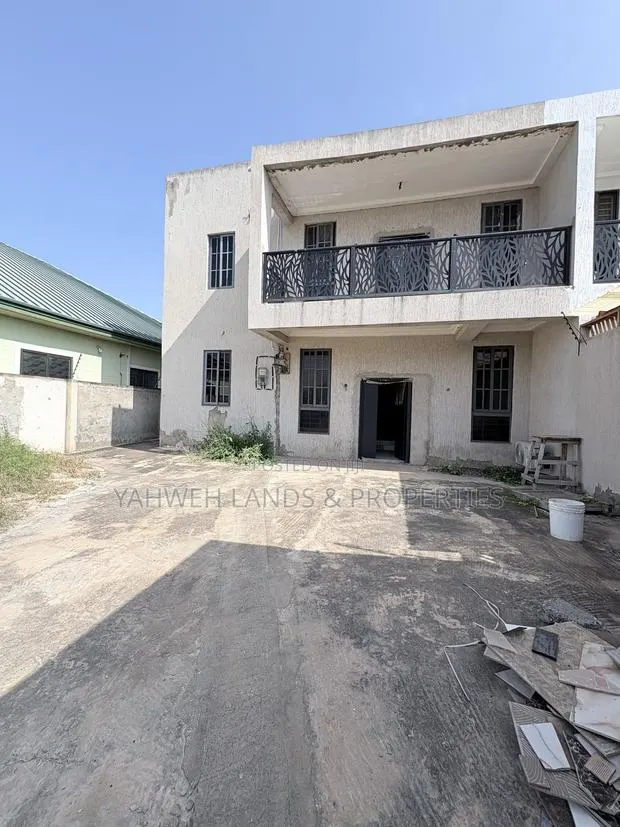 4bdrm House in Community 18 Blog, Spintex for sale · Photo 1
