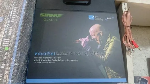 Four(4) in One Shure Microphone Very Quality and Sensitive · Photo 1