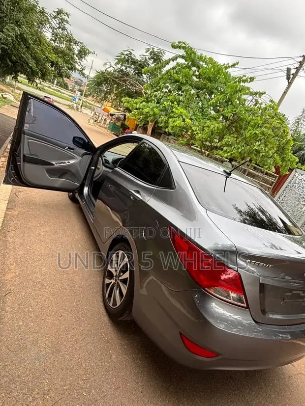 Hyundai Accent Value Edition 2017 Gray · Photo 1