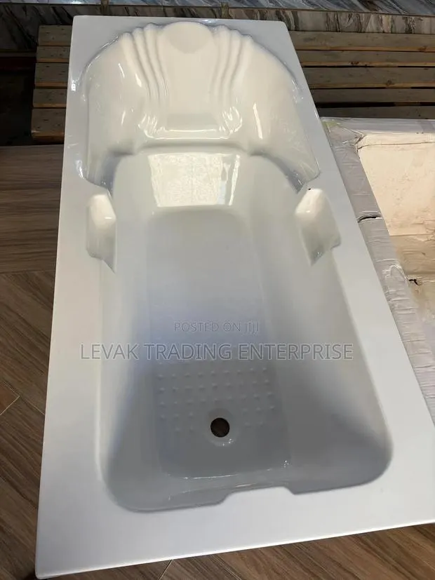 Dubai Made Bathtub for Bathroom ( Grade 1) · Photo 1