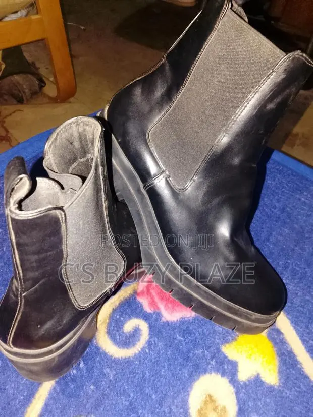 Black Boots · Photo 1