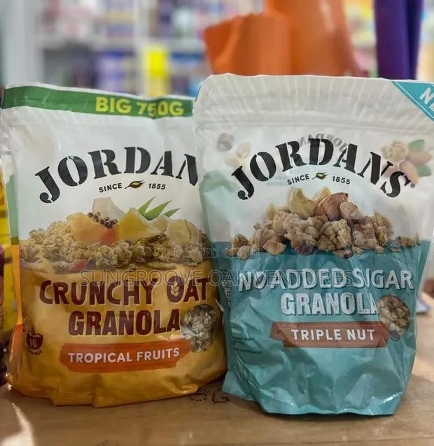 Jordans Crunchy Oats With Tropical Fruits 750g · Photo 1