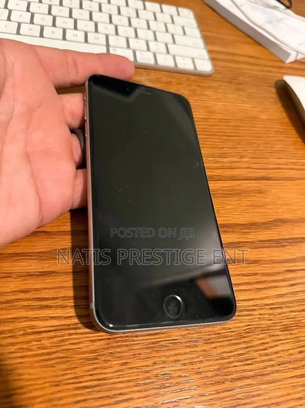 Apple iPhone 6s 32 GB Rose Gold · Photo 1