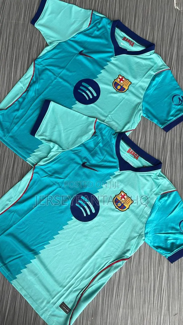 Barcelona 3rd Kit · Photo 1
