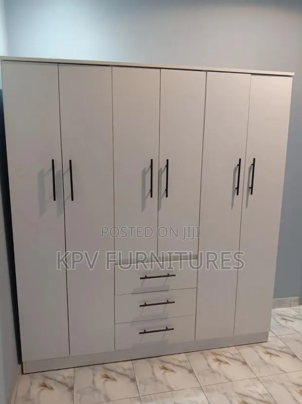 Laminated Board Wardrobe · Photo 1