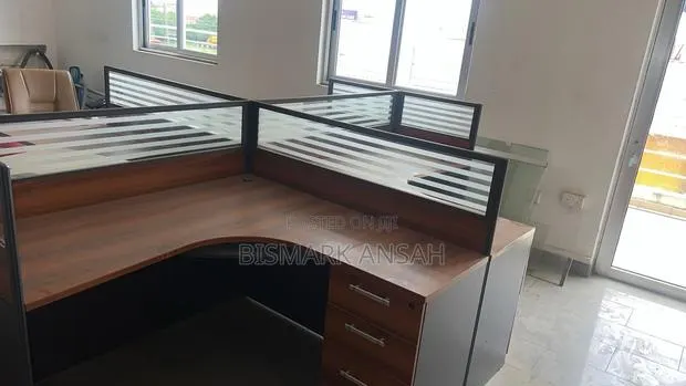 Quality 4 in 1 Office Workstation · Photo 1