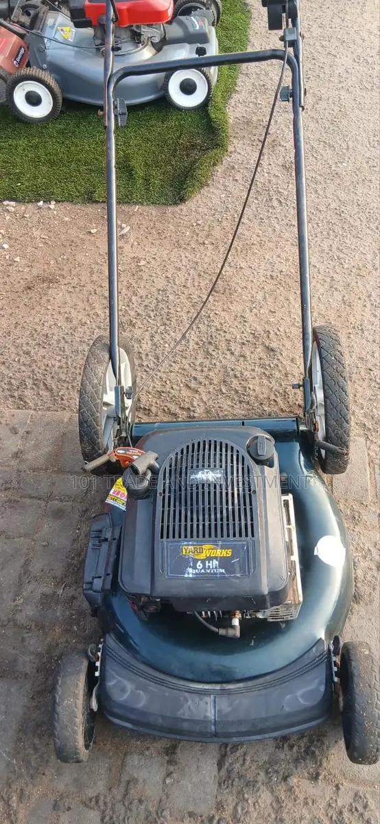 Yard Works Classic Lawn Mower ( Made in USA) · Photo 1