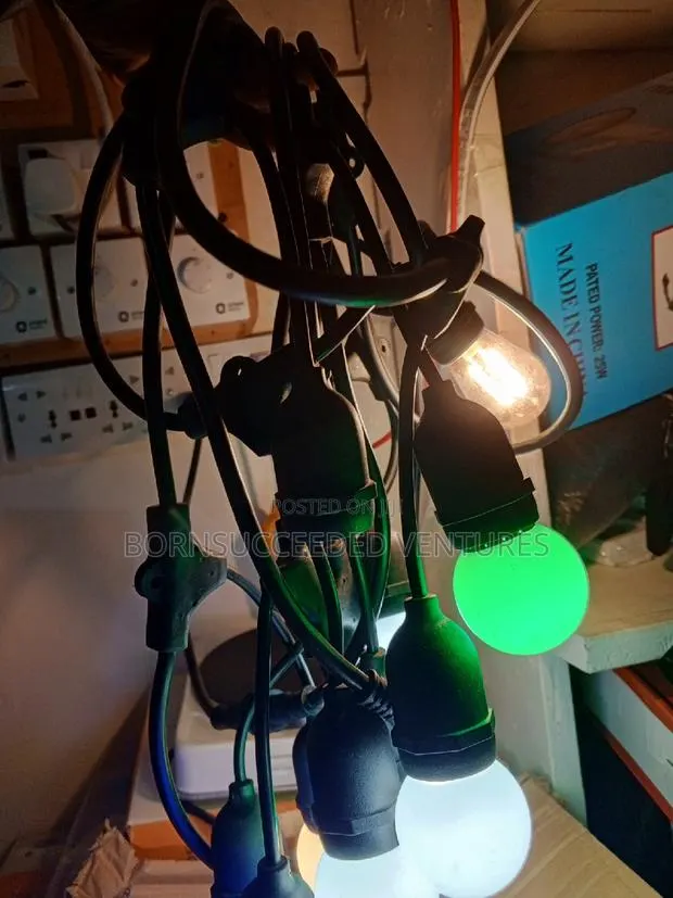 10m(15 Bulb Holder)/10m(20 Bulb Holder) Strip Light · Photo 1