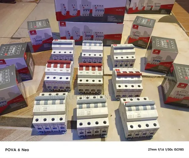 4 Pole Breaker 100a/63a · Photo 1