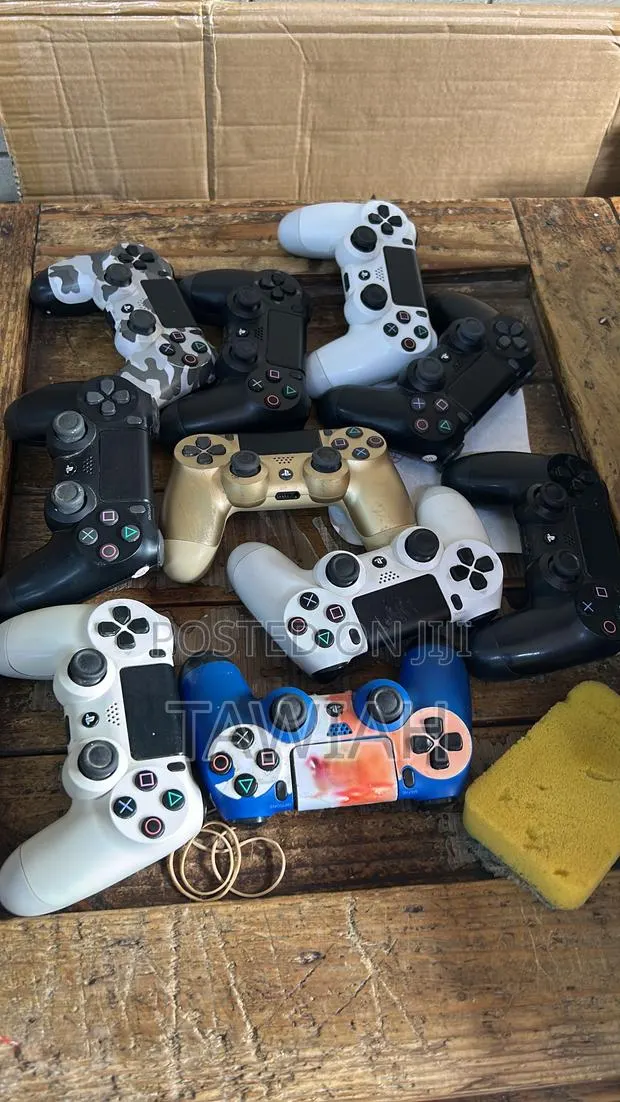 Ps4 Home Used Controllers · Photo 1