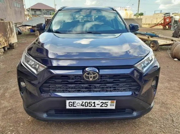 Toyota RAV4 Hybrid · Photo 1