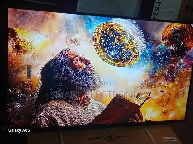 Samsung 43-Inch Smart Television With Dynamic Color Technology · Photo 1