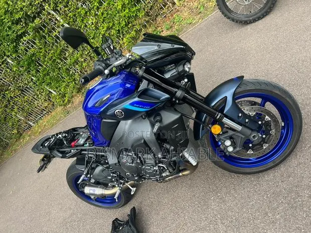 Yamaha 2025 Blue · Photo 1