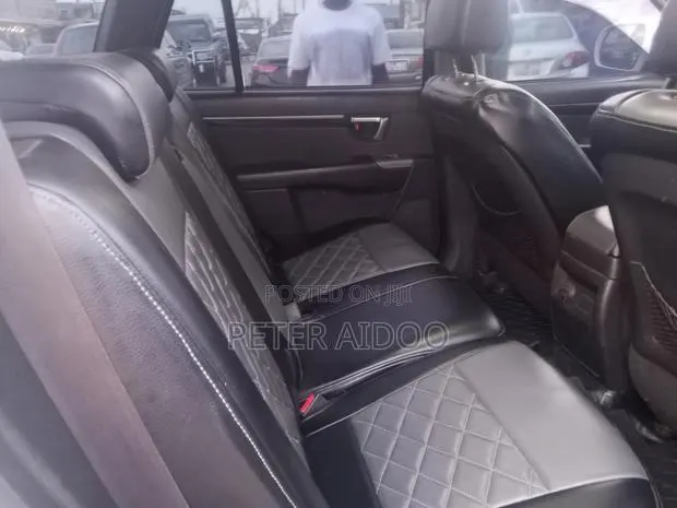 Hyundai Santa Fe 2011 White · Photo 1