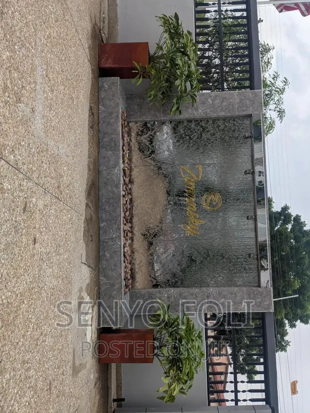 Wall Fountain · Photo 1
