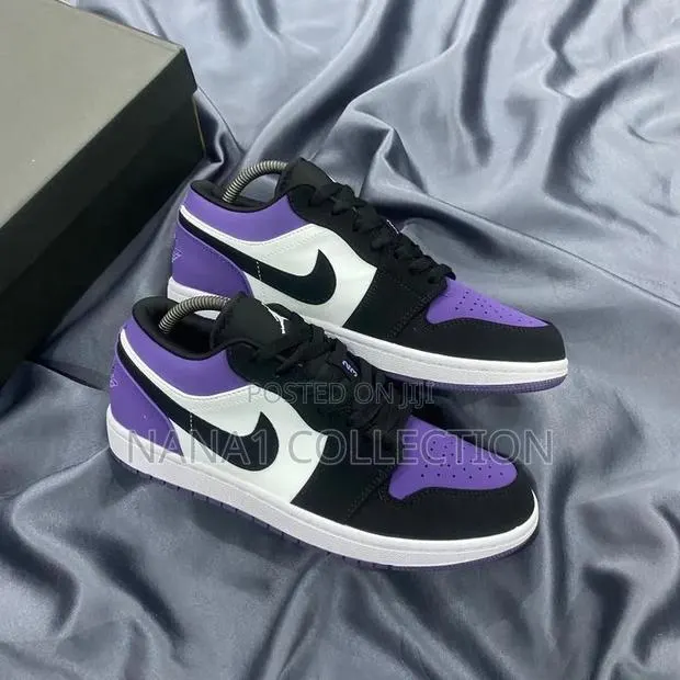Air Jordan 1 Low Court Purple Sneakers · Photo 1