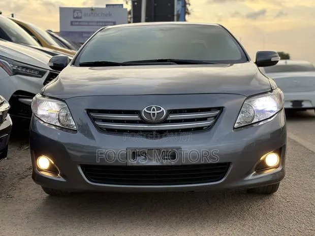 Toyota Corolla LE 4dr Sedan (1.8L 4cyl 4A) 2010 Gray · Photo 1
