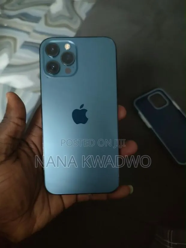 Apple iPhone 12 Pro Max 128 GB Blue · Photo 1