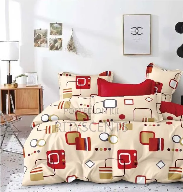 King Size Bedsheet With 4 Pillow Cases · Photo 1