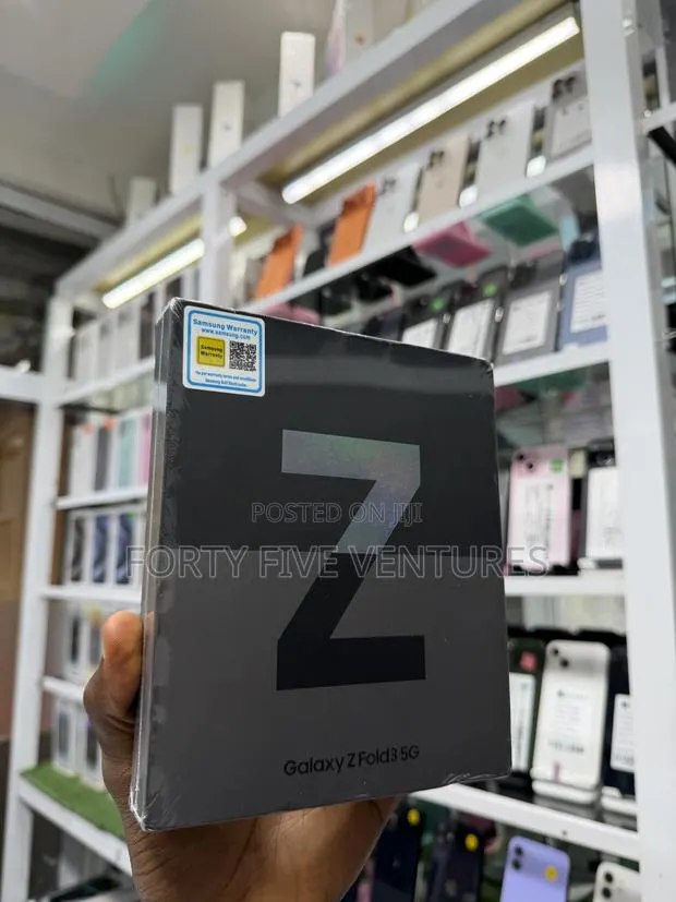 New Samsung Galaxy Z Fold 3 512 GB Black · Photo 1