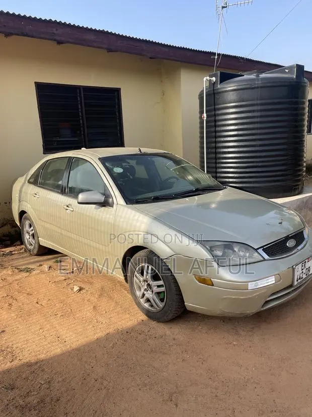 Ford Focus ZX4 S 2005 Ivory · Photo 1