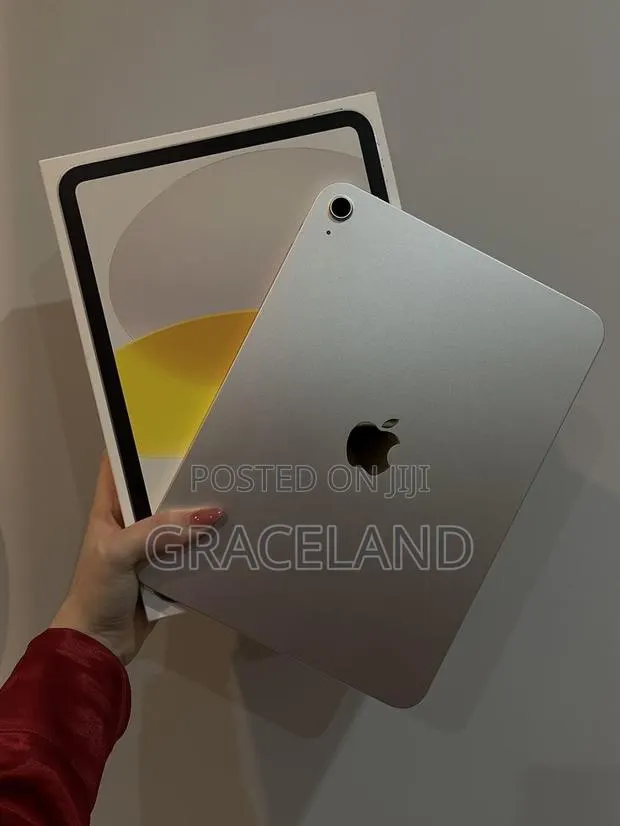 New Apple iPad Wi-Fi 256 GB Silver · Photo 1