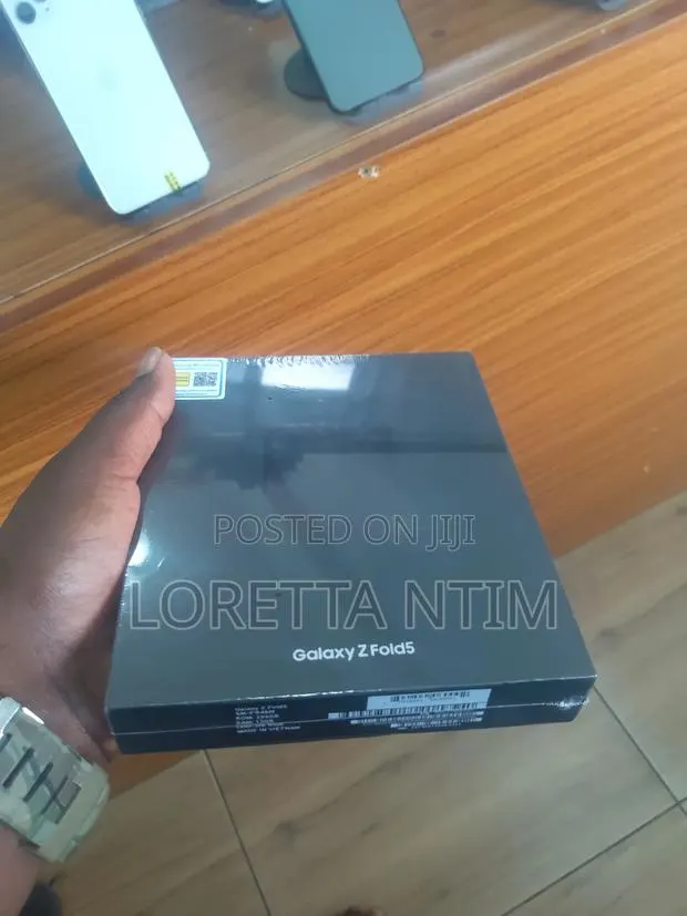 New Samsung Galaxy Z Fold 5 256 GB Blue · Photo 1