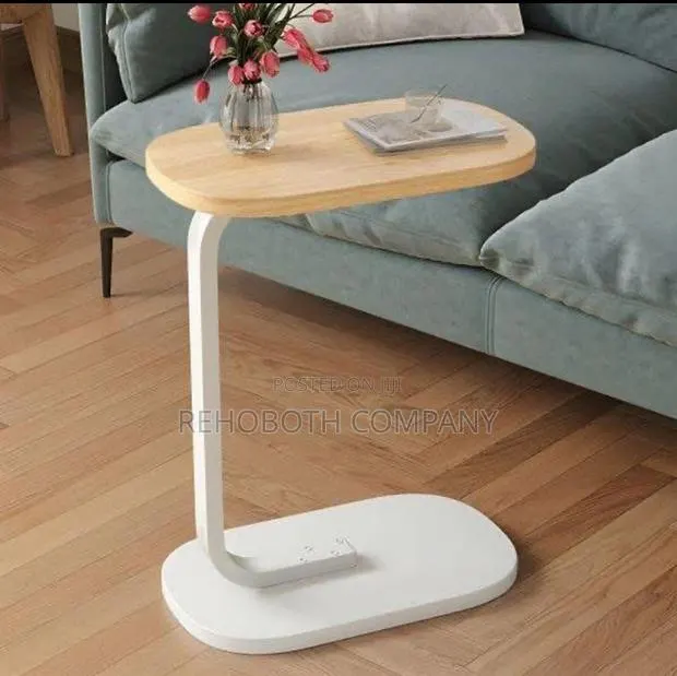 Side Table · Photo 1