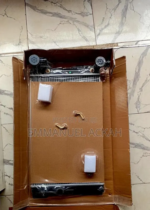 Honda Civic 2016 to 2019 Radiator Water Tank · Photo 1