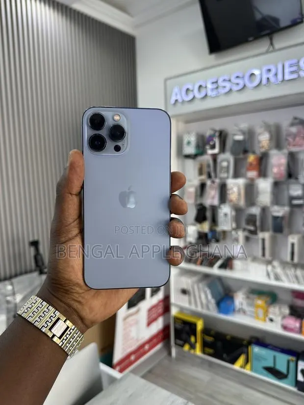 Apple iPhone 13 Pro Max 128 GB Blue · Photo 1