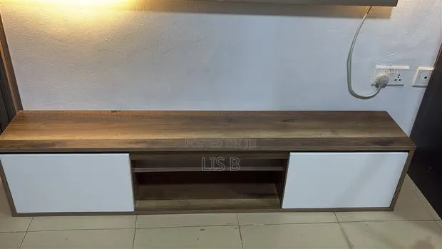 TV Console · Photo 1