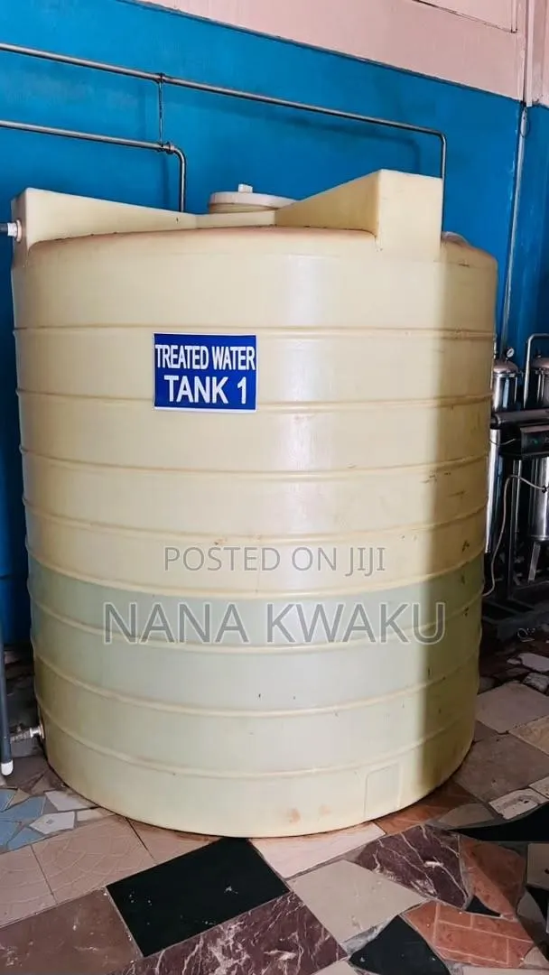 Used Water Tanks · Photo 1