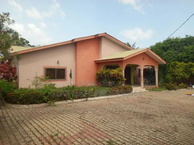 6bdrm House in Parkoso, Kumasi Metropolitan for sale · Photo 1