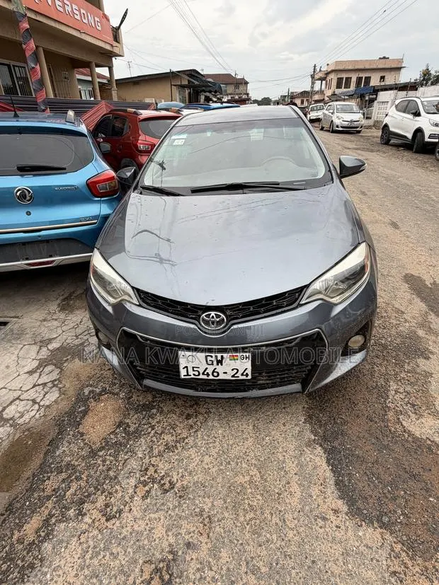 Toyota Corolla LE 4dr Sedan (1.8L 4cyl CVT) 2017 Gray · Photo 1