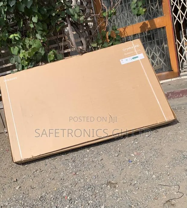Available Samsung 85du8000 85-Inch Crystal Uhd Smart Tv · Photo 1