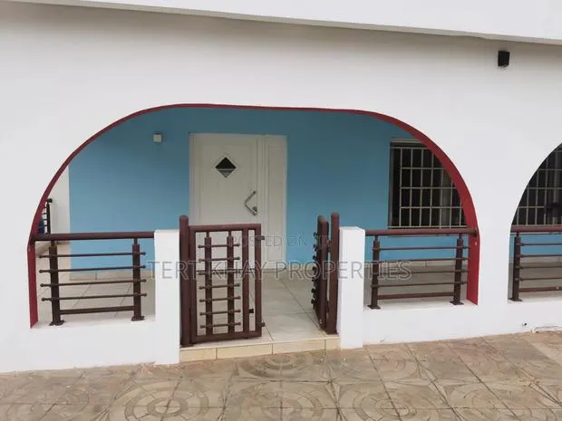 3bdrm Apartment in Rowi, Frafraha for rent · Photo 1