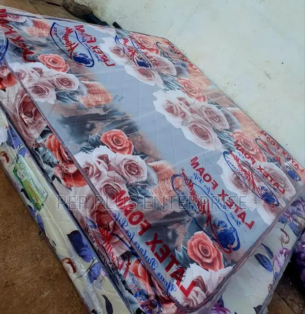 Latex Foam Queen Size High Density Mattress · Photo 1