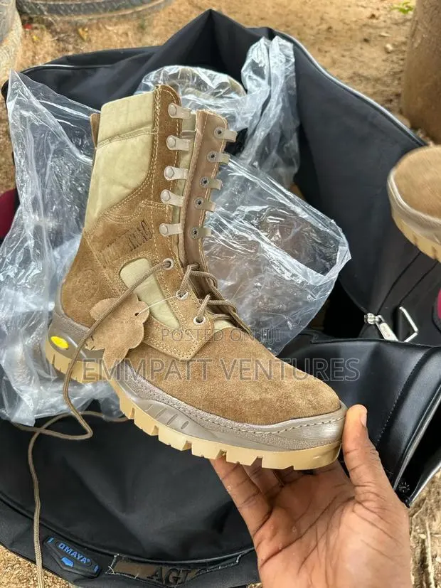 Security Leather Desert Boots · Photo 1