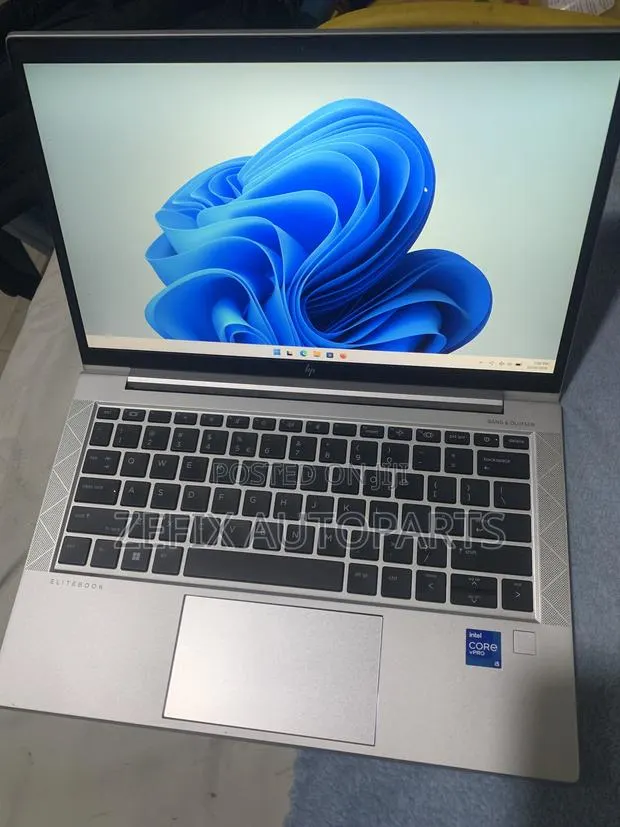 Laptop HP EliteBook 840 G3 16GB Intel Core i5 SSD 256GB · Photo 1