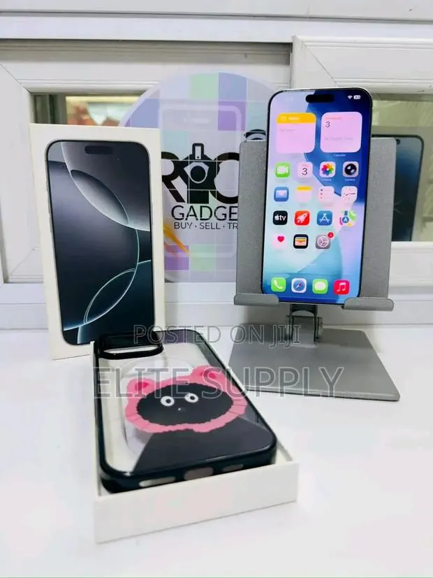 New Apple iPhone 16 Pro Max 256 GB Silver · Photo 1
